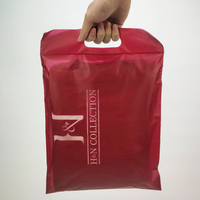 Sac de vêtements en gros UniOne personnalisé pour t-shirts, sous-vêtements épaissis, sac en plastique avec poignée, sac de magasin de vêtements en CPE dépoli avec fermeture éclair