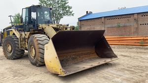 Chargeuse sur pneus Caterpillar 8 tonnes d'occasion, équipement de construction lourd, carrosserie en acier jaune, gros pneus, moteur - Product Image 4