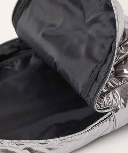 กระเป๋าเป้สะพายหลังผู้หญิงสีเงินระยิบระยับ ดีไซน์ลายควิลท์สุดหรู ใช้ได้ทุกวัน พร้อมซับในผ้าฝ้ายและระบบปิดซิป - Product Image 4