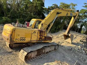 Excavatrice sur chenilles d'occasion Komatsu PC200-6 de 20 tonnes, d'origine japonaise, hydraulique, faible nombre d'heures, prête à l'exportation - Product Image 3