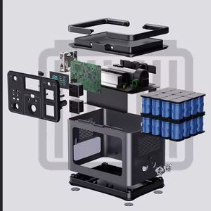 สถานีไฟฟ้าพกพา 700W ระบบพลังงานขนาดเล็ก แบตเตอรี่ ABS ความจุ 192000 มิลลิแอมป์ชั่วโมง พาวเวอร์แบงค์ รองรับการชาร์จเร็ว PD100W  รับพลังงานจากโซลาร์เซลล์ 300W  รองรับการชาร์จแบบไร้สาย - Product Image 3