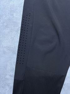 Pantalon de course pour homme à séchage rapide, respirant, avec coutures côtelées et poches, idéal pour l'entraînement de marathon - Product Image 4