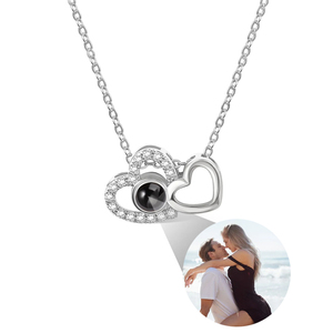 <span class=keywords><strong>Collana</strong></span> <span class=keywords><strong>con</strong></span> doppio cuore in zircone personalizzato <span class=keywords><strong>con</strong></span> pietra di <span class=keywords><strong>proiezione</strong></span> per gioielli da donna regalo di san valentino - Product Image 3
