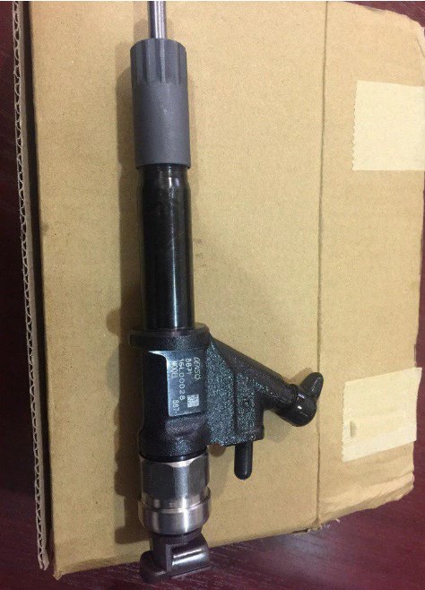 fuel injector 095000-8871 VG1038080007 injector for Sinotruk Howo injector nozzle 095000-8871 VG1038080007 9709500-887