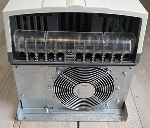 Neutral AC DRIVE ACH550UH096A4 3เฟสพร้อมเบรกเกอร์สำหรับระบบ75HP PLC ACH550-UH-096A-4ความเชี่ยวชาญทางเทคนิคที่กว้างขวาง W - Product Image 1