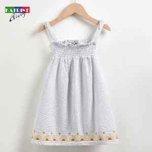 Venta al por mayor de ropa para niños, vestido de verano sin mangas con volantes florales encantadores patrón de rayas sólidas técnica de ganchillo ODM para niños - Product Image 2