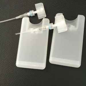 Venta al por mayor de alta calidad de plástico PP tamaño de bolsillo 20ml blanco negro claro vacío tarjeta de crédito botella de perfume con tapa de spray - Product Image 3