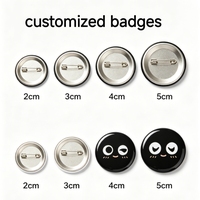 Épingles en métal acrylique personnalisées sur mesure en forme carrée avec badges à thème de dessins animés pour la décoration des vêtements d'enfants, cadeaux