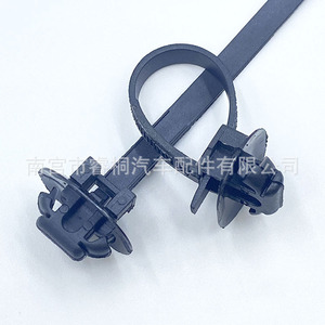 Attaches de câbles en nylon autobloquantes Shuangxuan, noires, 5x71mm, pour usage automobile - Product Image 1