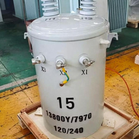Transformateur monophasé immergé dans l'huile de 15 kVA pour montage en poteau, 13,2 kV vers 120/240 V, pour l'alimentation électrique des foyers ruraux