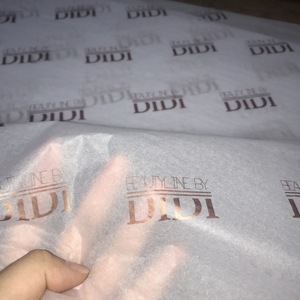 Papier de soie personnalisé avec estampage à chaud pour emballage de vêtements, fabriqué à Guangzhou - Product Image 5