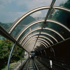Arc Shaped Thermal Bent Glass Clear Tempered Curved Glass 6mm 10mm 12mm for Countertop & Bathroom Enclosure & Tunnel - Product Image 6