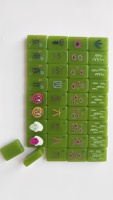 Jeu de Mahjong Américain Portable de Luxe 160 Tuiles - Mini Acrylique Vert Brillant - Mahjong Léger de Voyage pour le Divertissement avec Motifs de Dessins Animés