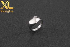 Bague en acier inoxydable 316, or 18 carats, argent, noir, gravée avec un nom ou un logo, bijoux personnalisés - Product Image 5