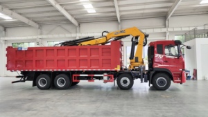 Camion benne basculante autochargeur personnalisé 8x4 avec grue à <span class=keywords><strong>grappin</strong></span> hydraulique sur châssis Dongfeng D7V pour le transport de bois et de déchets municipaux - Product Image 3