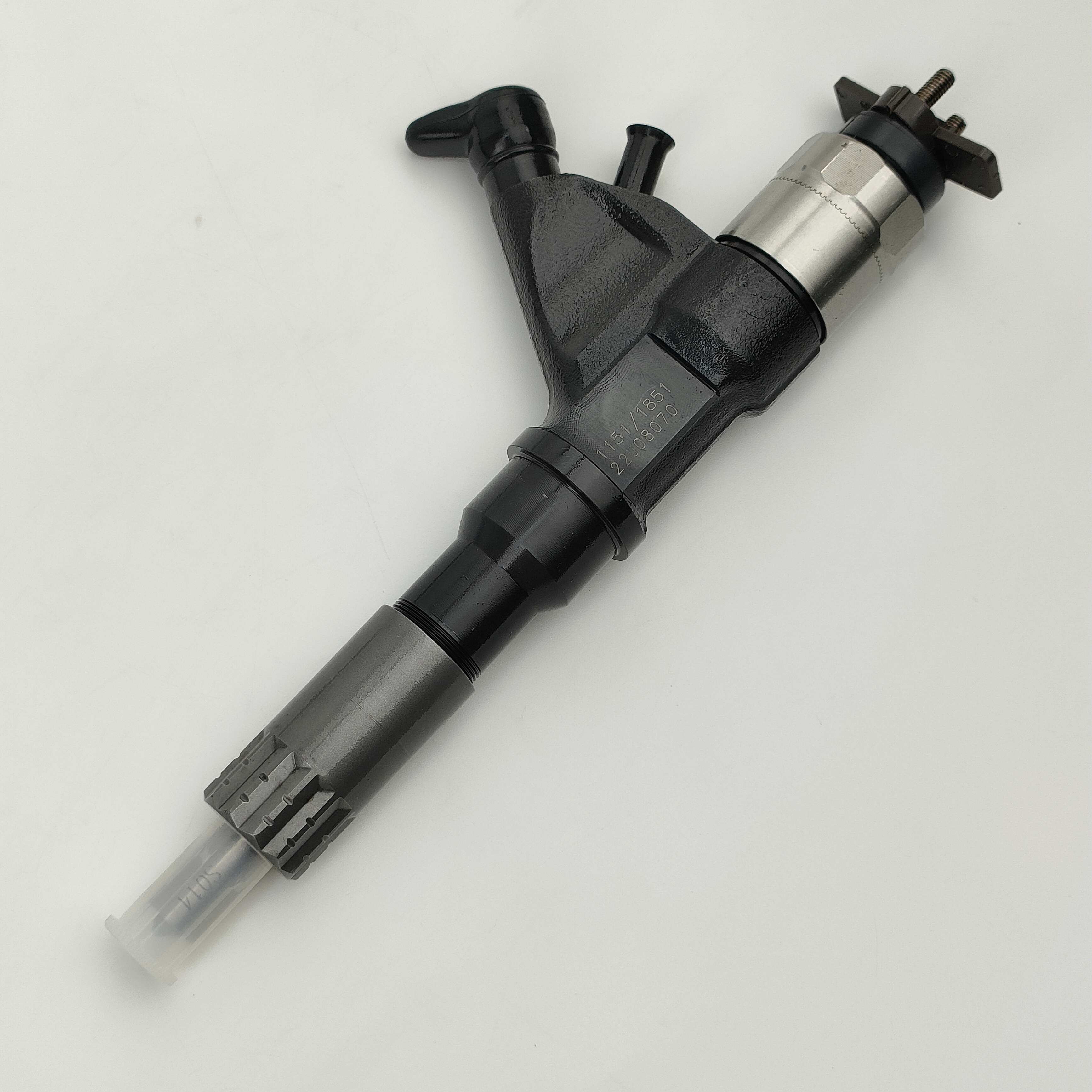 diesel fuel injector nozzle 295050-1151/1851  8-98197185-1  8-98197185-0 injector for ISUZU common rail injector 295050-1151