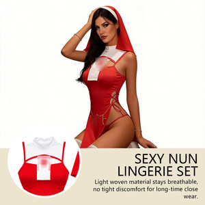 Robe sans manches rouge pour femme avec liens latéraux et détail chaîne dorée pour cosplay ou déguisement - Product Image 5