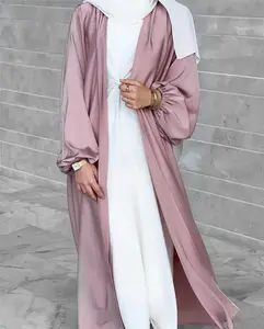 Xuerry Wholesale RamadanEidファッションシルキーサテンイスラム教徒アバヤローブMusulmaneAbayaエレガントな着物イスラム教徒アラブイスラム服