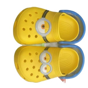Sabots Cro Cross Star pour enfants plus âgés, chaussures de plage d'extérieur, pantoufles fermées, sandales pour filles en gros - Product Image 2