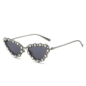 2024New Cat Eye Diamond Sunglasses personalizzati interamente in metallo geometrico triangolo fatto a mano occhiali da sole Instagram