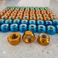Écrou autobloquant en aluminium coloré avec insert en nylon personnalisé pour fixations de vélos, automobiles et machines