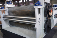 Machine de gaufrage à froid entièrement automatique pour tôles métalliques
