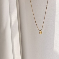 Jolies bijoux cadeaux pour filles et femmes, collier pendentif rond délicat en acier inoxydable plaqué or 18 carats, gravé d'un message porte-bonheur et significatif