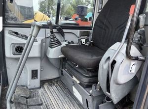 Miniexcavadora Usada Kubota KX183 de 8 Toneladas, Fabricada en Japón, con Accesorio de Garra, Martillo Rompedor, Certificación CE y Accesorio de Barrena - Product Image 6