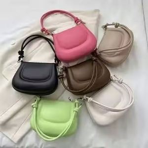 Sac bandoulière personnalisé imprimé léopard le plus vendu, modèle oreiller, 2026, commande minimum d'une pièce - Product Image 1