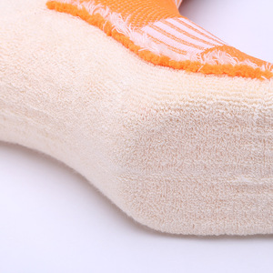 100% polyester original de couleur rose <span class=keywords><strong>pas</strong></span> <span class=keywords><strong>cher</strong></span> <span class=keywords><strong>chaussettes</strong></span> de football - Product Image 3