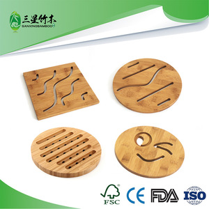 Posavasos de bambú aislante del calor, base para platos y tazas de madera maciza antideslizante, bonita y creativa alfombrilla de bambú hueca, personalizable - Product Image 5