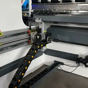 Máquina dobradeira hidráulica CNC automática para chapa metálica, dobradeira dobradeira de 80 100 125 toneladas para processamento de alumínio, venda imperdível