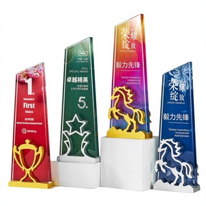 Trophée de Succès Cheval en Cristal Blanc Personnalisable – Récompense Créative pour l'Année, Champion d'Équipe, Personnel Exceptionnel, Réunion Annuelle - Product Image 1
