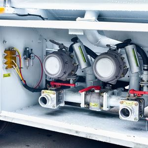Camion-citerne à carburant diesel/essence 4x2 de 5000 L, distributeur d'huile mobile, camion-citerne de ravitaillement en déplacement, en vente – Meilleures ventes - Product Image 6