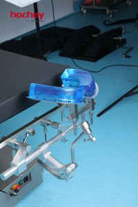 Tavolo Operatorio MT MEDICAL con Supporto per Testa a U e Tre Porta-Aghi Mayfield per Chirurgia Neurologica - Product Image 6