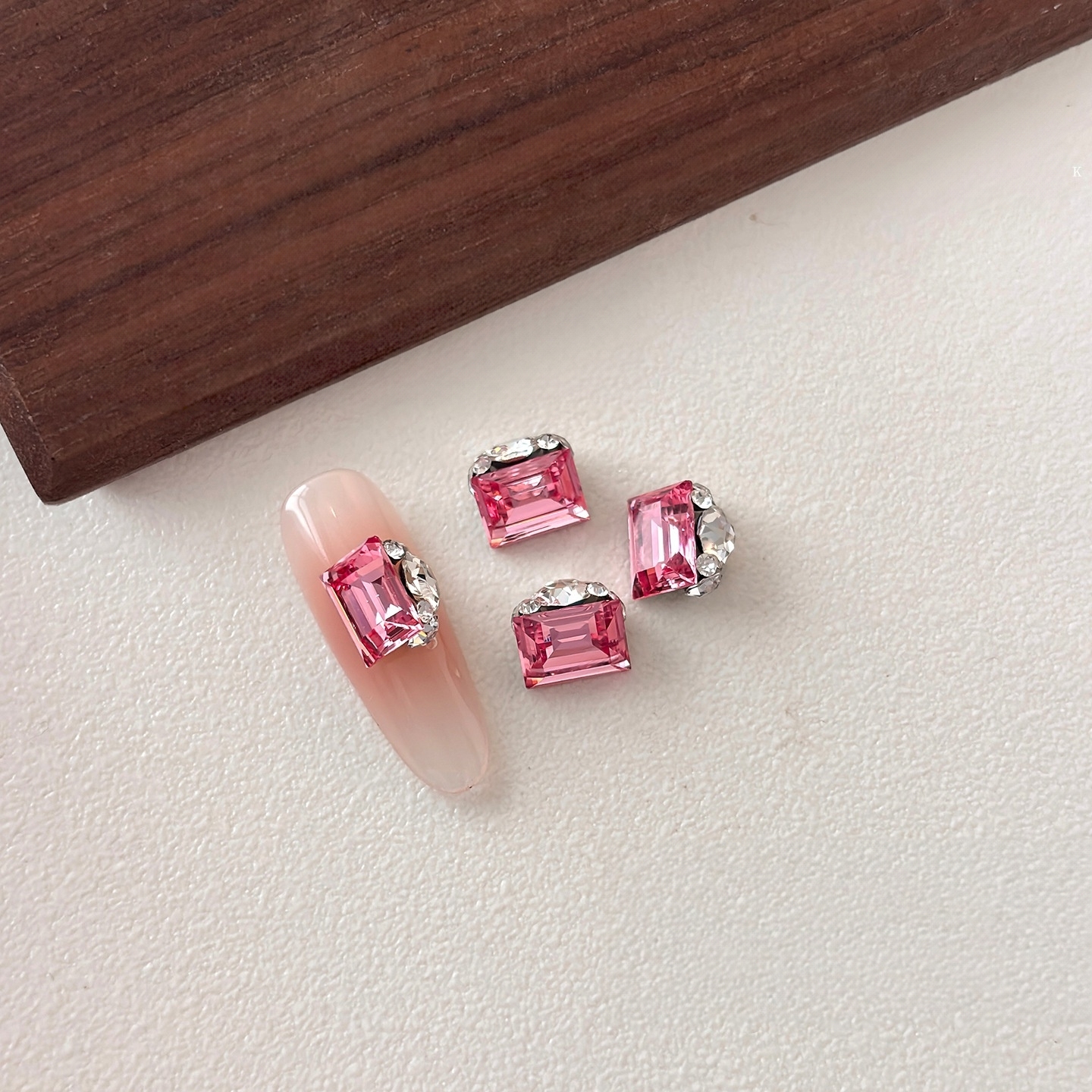 M2639-04# rose rouge (prix 1 pièces)