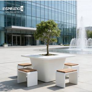 Sièges en FRP dans les grands projets commerciaux et les infrastructures publiques - Product Image 1