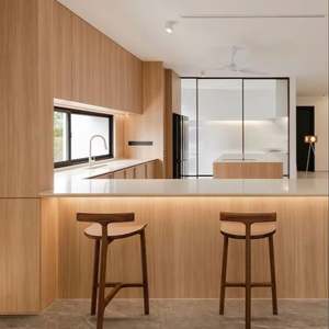 Mueble de Cocina con Fregadero y Herrajes, Diseño de Acero Inoxidable, Isla Blanca, Taburetes, Laca de Alto Brillo, Muebles Modernos de Pared - Product Image 1