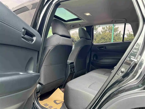 Toyota <span class=keywords><strong>Corolla</strong></span> Cross <span class=keywords><strong>2022</strong></span>, SUV compact 5 portes, essence <span class=keywords><strong>turbo</strong></span>, automatique, conduite à gauche, 5 places, sièges en tissu, intérieur foncé, jantes R17 - Product Image 6