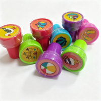 Lot de 12 tampons auto-encreurs en plastique pour enfants, motifs dessin animé, desserts sucrés, garçons et filles, tampons mignons pour fêtes, jouet d'art et d'artisanat