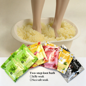 Saloon Mint Spa pour les pieds : Gel de bain de pieds, comprimés exfoliants au sel pour pédicure, et coffret de soins pour spa des pieds - Product Image 3