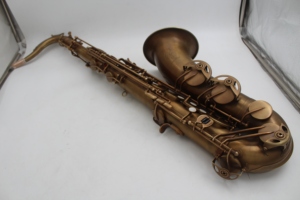 Saxophone ténor à trois rails doubles, style vintage patiné, Eastern Music Coffee - Product Image 4