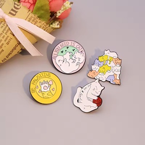 Badge en métal personnalisé au design mignon, logo personnalisé, vente en gros, épinglette en émail dur motif dessin animé mignon anime - Product Image 6