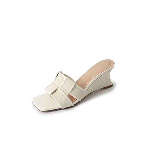 <span class=keywords><strong>Sandales</strong></span> d'été décontractées pour femmes en <span class=keywords><strong>cuir</strong></span> véritable avec semelle compensée en caoutchouc – Confortables pour les vacances – Vente en gros usine - Product Image 2