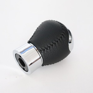 Pomo de palanca de cambios para coche Mazda, cabezal de palanca de cambios ergonómico de cuero negro para vehículos con transmisión manual - Product Image 5