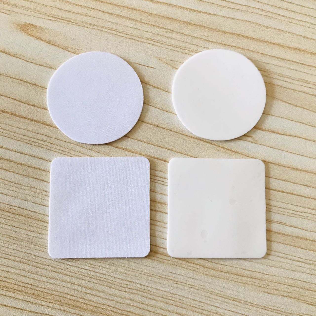 Cuadrado blanco en blanco