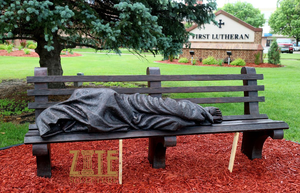 Statua di Gesù Senzatetto a Grandezza Naturale in Bronzo Fuso, Scultura in Metallo Stile Angelo - Product Image 5