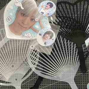 พัดมือแบบใส PVC รูปดาว สำหรับคอนเสิร์ต K-pop และ K-idol พร้อมโครง PP แบบกำหนดเอง - Product Image 1