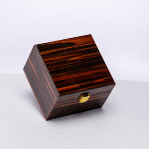 Coffret cadeau en verre à whisky carré transparent à l'ancienne de 9oz boîte en bois de luxe pour cocktail écossais bourbon whisky pour occasions - Product Image 3