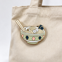 Épinglette en émail dur de collection haut de gamme, design artistique adorable bol de nouilles, en alliage, personnalisée